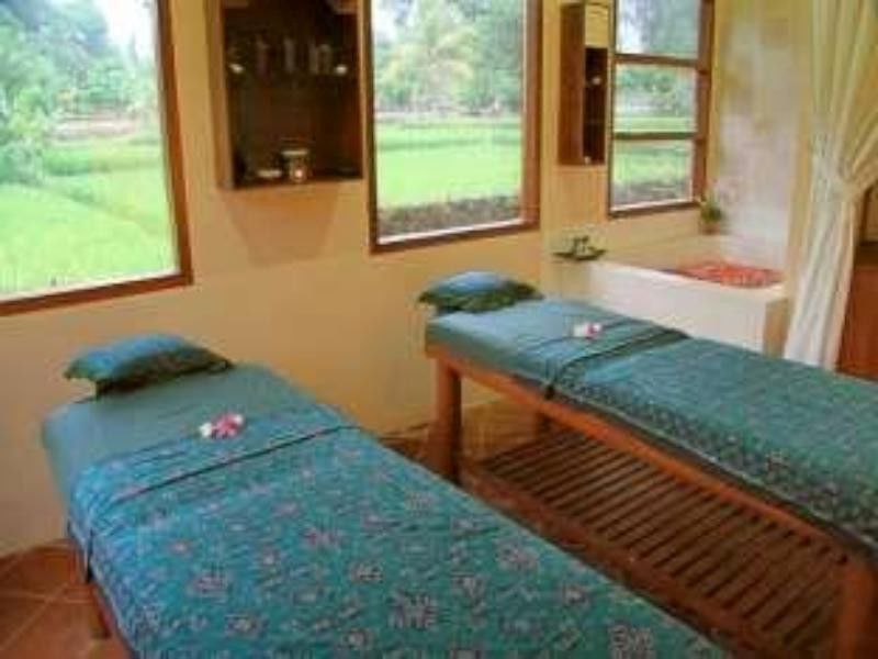 Resort Anini Raka & 4*